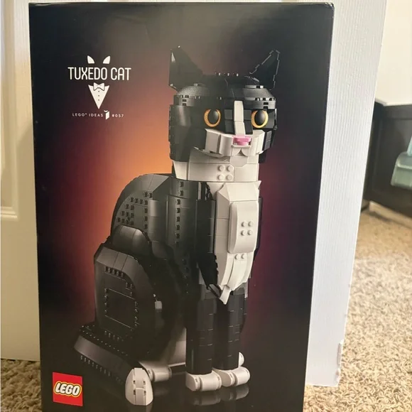 Lego Tuxedo Cat Figure - Black and White with Pink Nose