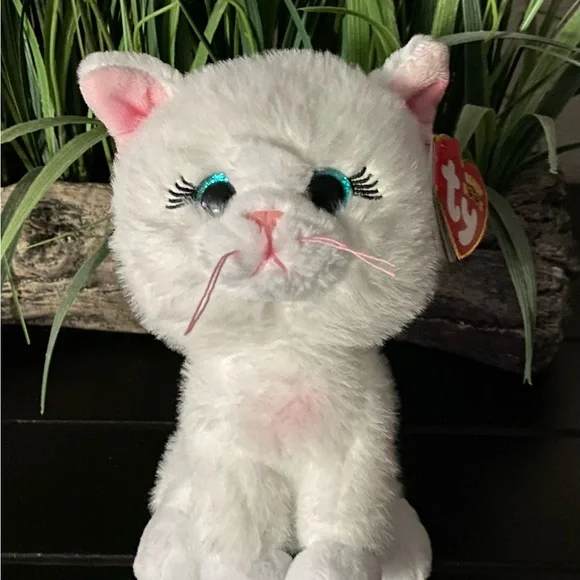 Ty Beanie Boo Amelia the White Kitty Cat