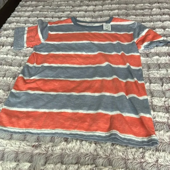 The children place t shirt size large
