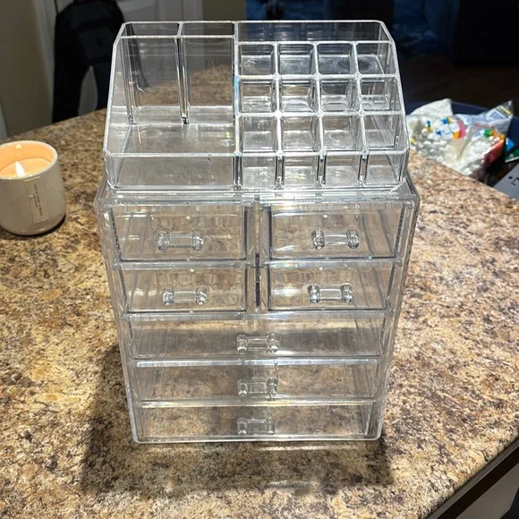 Plastic organizer