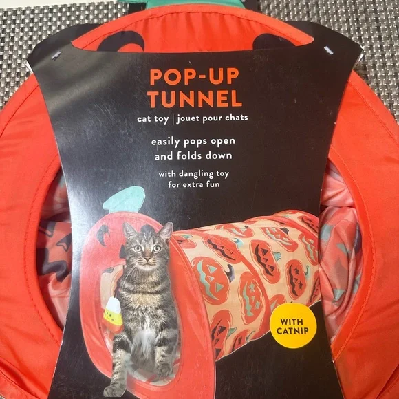 NWT Orange Pop-Up Tunnel Cat Toy with Catnip