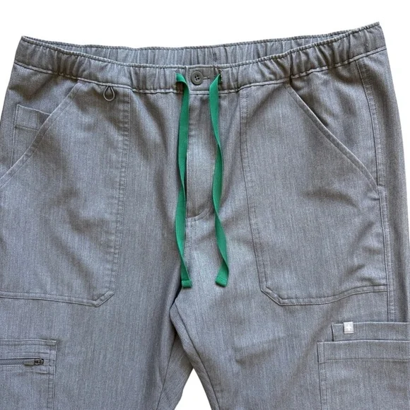 FIGS Men’s Cairo Cargo Scrub Pants Gray L/S Straight Leg Drawstring Technical