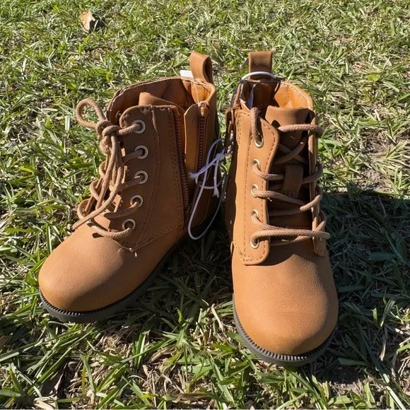 The Children’s Place Toddler Combat Boots Size 5 Tan Lace‎ Up Zip Buckle NWT