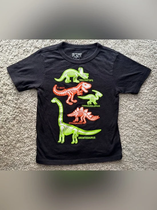 The Children’s Place Dinosaur Skeleton Graphic T-Shirt 3T Black Tee