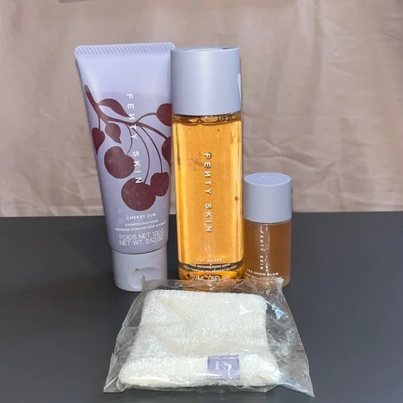FENTY SKIN FENTY BEAUTY 3pc Set Fat Water Pre-Show Glow Cherry Dub Scrub