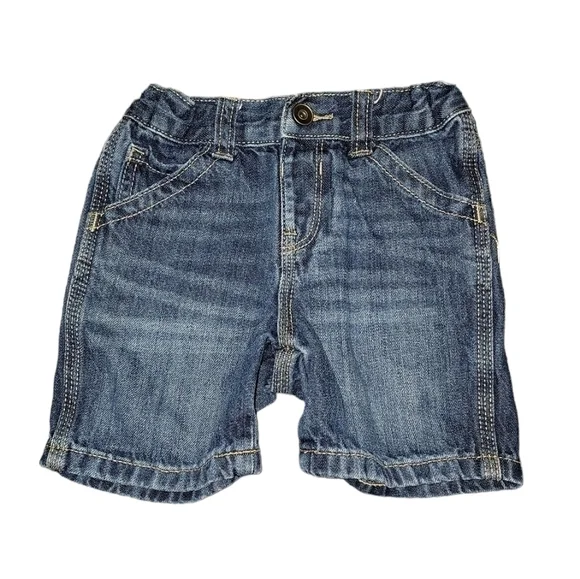 The children’s place size 2T denim shorts button snap light wash
