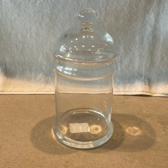 Glass apothecary jar