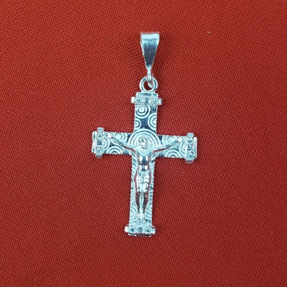 925 sterling silver Crucifix‎ pendant/ Jesucristo de plata fina 925