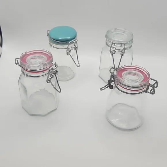 Lot of 4 miniature canisters
