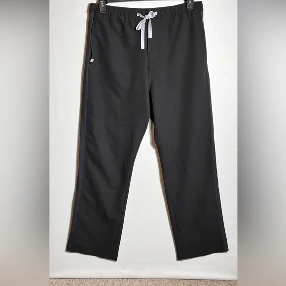 Figs Men's two tone straight leg scrub pants with button and drawstring Large