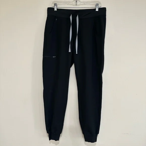 Men’s figs black Zamora jagger scrub pants. Size M.