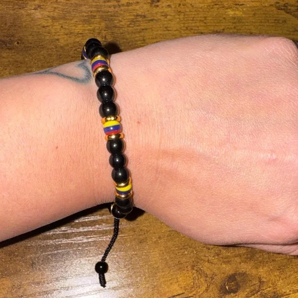 Unisex Colombian Black Beaded Adjustable Bracelet w/ Gold Accent