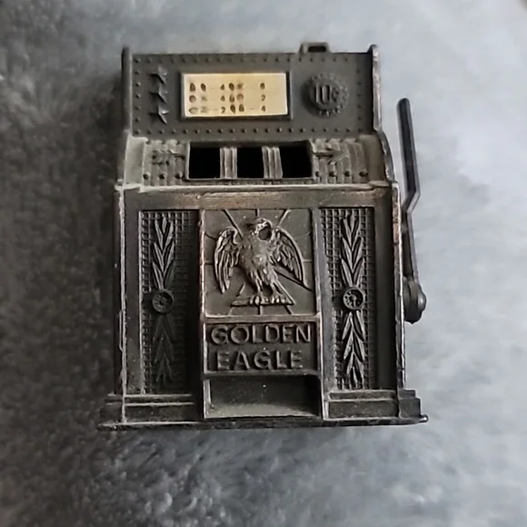 VINTAGE METAL DIECAST MACHINE PENCIL SHARPENER