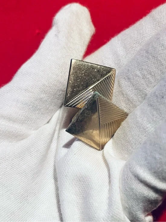 Vintage 1960 s Swank Geometric Pyramid Gold Plated Cufflinks