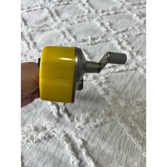 Vintage Apsco Midget Yellow Desktop Wall Mountable Pencil Sharpener Made in USA