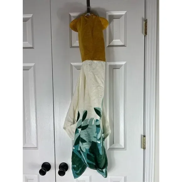 NWOT Marmalade Hooded Bath Towel