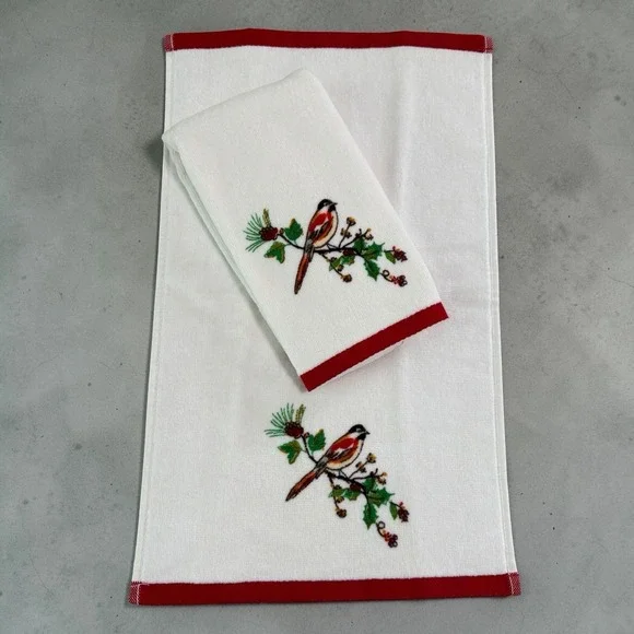 Lenox‎ Winter Song Birds Christmas Fingertip Towels Holly Pine Bough Set of 2