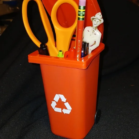 Trash Can Mini Red Recycling Bin Desk Organizer