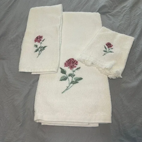 Vintage Accents by Home Innovations 3pc Towel Set Embroidered Rose White Cotton