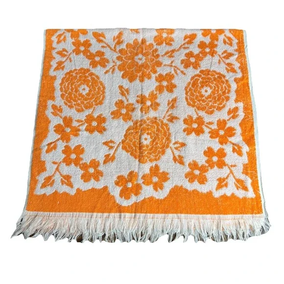 Vintage Cannon Cotton Blend Orange floral Bath Towel Sculpted Daisy 60's 70's