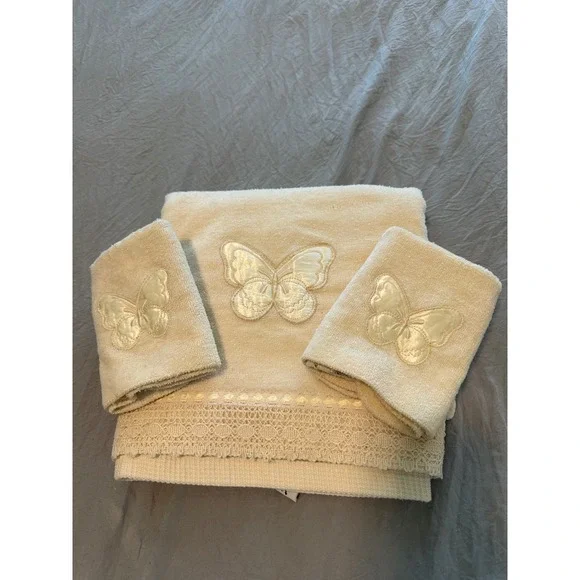 Saturday Knight Ltd Ivory Butterfly Embroidered Lace Trim Towel Set 3pc Vintage