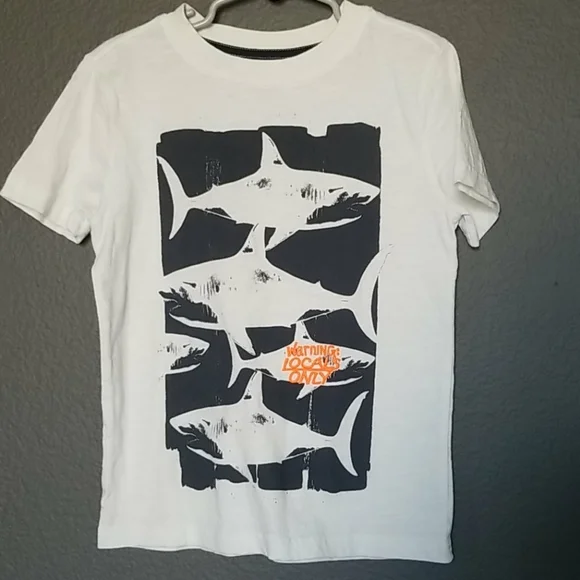 Gymboree boys shark t shirt XS 4