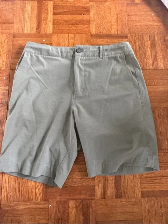 Faherty Olive Green Flat-Front Men's Shorts