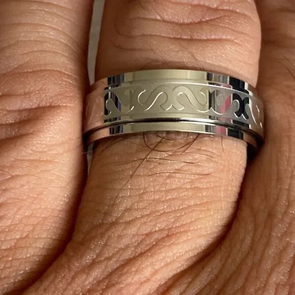 Men’s Embossed Stainless Steel Ring size 11