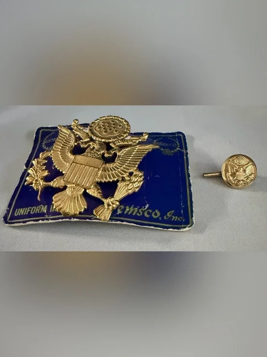 Vintage Gold-tone Eagle Pin on Blue Card