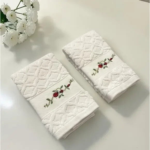 SET Bianca Jacquard Ladybug Fingertip Hand Towels Embroidered Portugal RETIRED