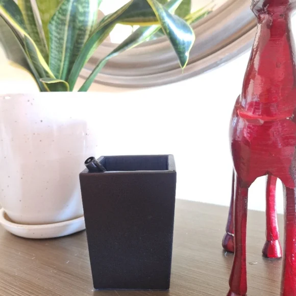 Tiffany & Co spain leather pen cup