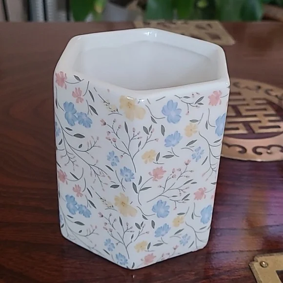 Desktop Pen Cup