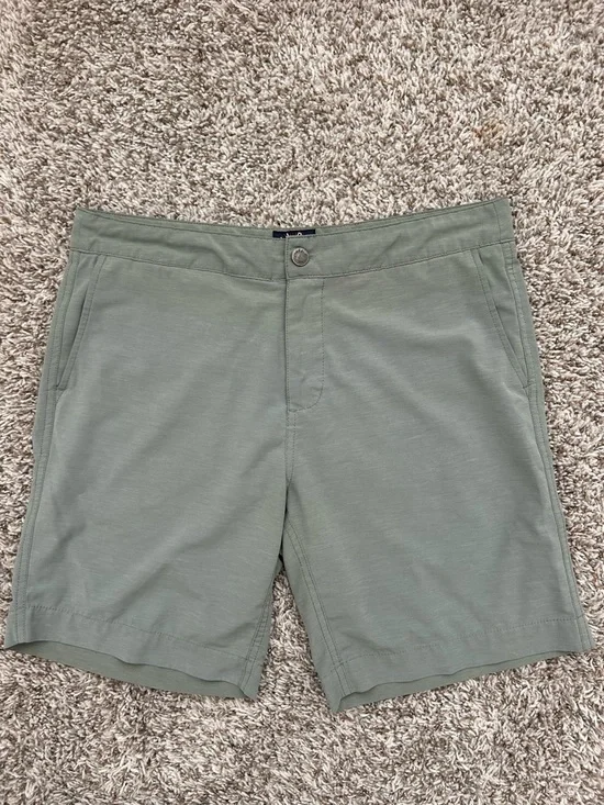 Faherty All Day Shorts Mens 33 Sage Green Gorpcore 9” Stretch Hybrid Golf