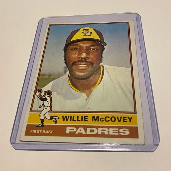 Willie McCovey 1976 Topps Baseball Card # 520 Vintage Collectible