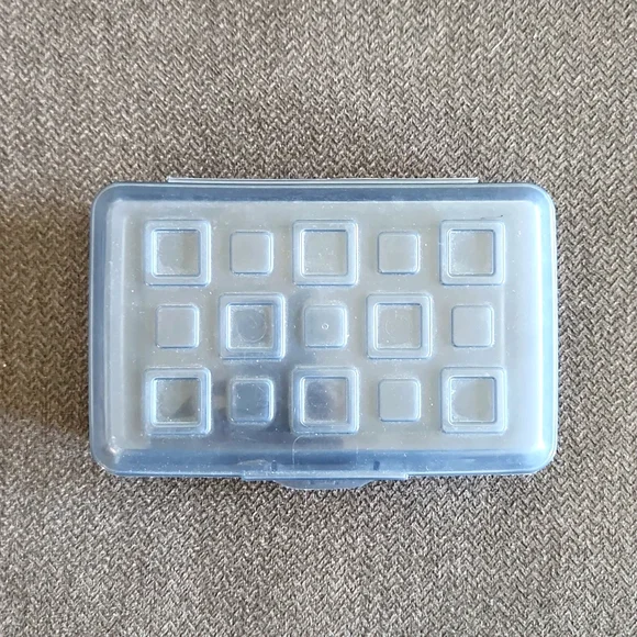 🔴Baby blue clear plastic pencil case. One size.