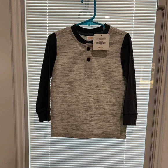 Gymboree Light Gray and Dark Gray Long Sleeve‎ Tee