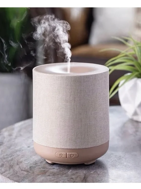Essentials oil diffuser 100ml (It comes with an oil.) new with no box
