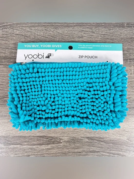 NEW Yoobi Blue Fuzzy Microfiber Zip Pouch