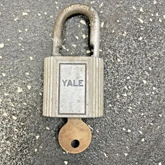 Vintage Yale Padlock With Key Made‎ in USA Hardened Silver Color