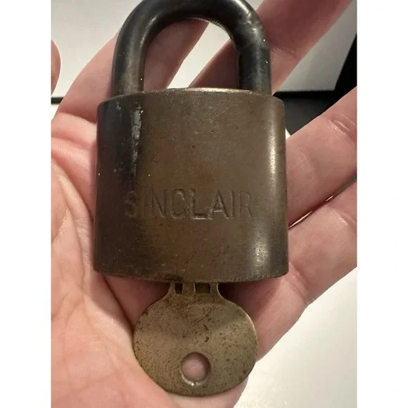 Vintage Sinclair Oil Company Gas Pump Wilson Bohannan Padlock Lock