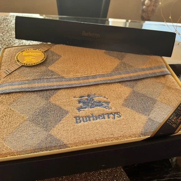 Burberry Home Collection, Towel/Blanket NWT & Box 74”x55”