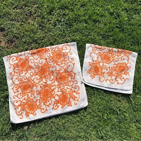 Vintage MCM Screen Prints by Sayco 2 Piece Towel Set White Orange Floral USA
