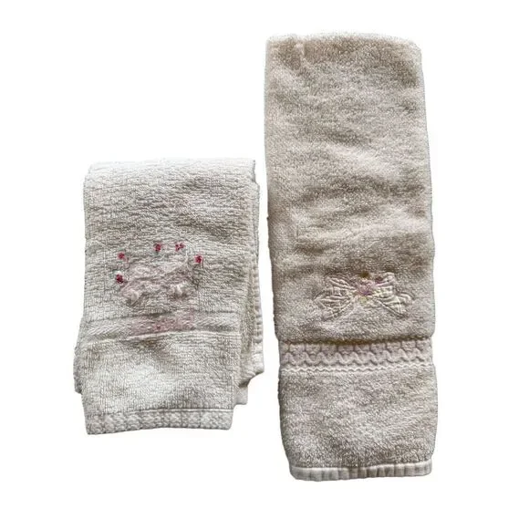 cotton vintage 90s bath & hand towel bathroom embroidered floral basket soft pin