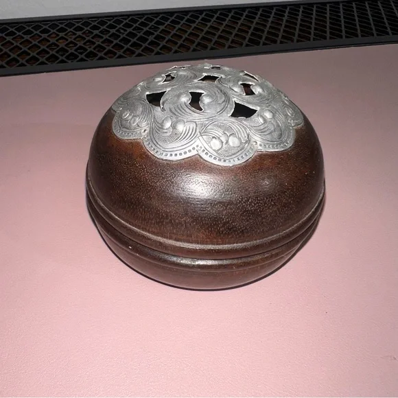 Vintage Lovely Wooden Trinket/‎ Diffuser Box With Pressed Metal As A Decorative