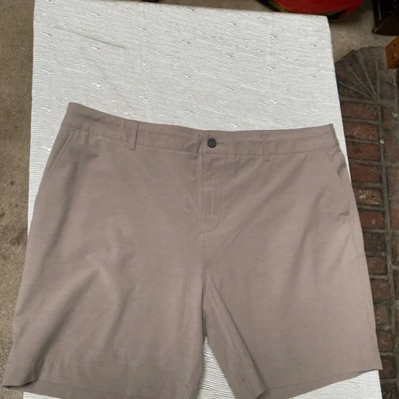 Faherty- Men's Tan Shorts