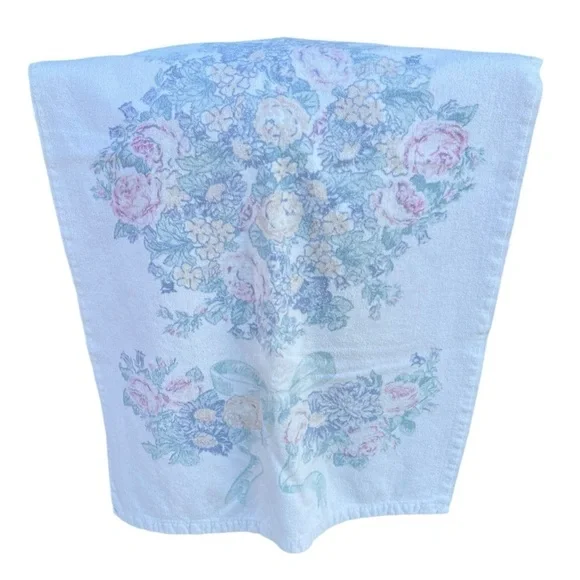 Vintage Cottagecore Floral Bow Coquette Bath Towel Cotton Velour 26” x 45” GUC
