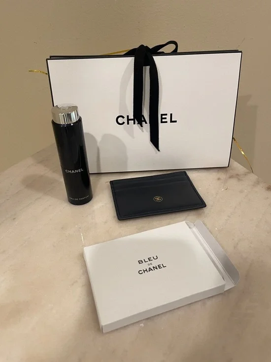 CHANEL De Bleu Twist Eau De Parfum Black Leather Card Holder