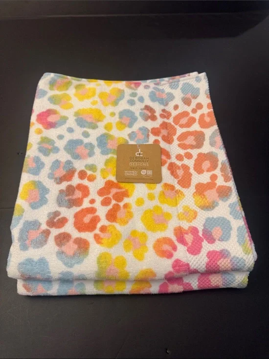 2pc DEBORAH CONNOLLY Multi Leopard Animal Print Bath Towel Set - White Pastel
