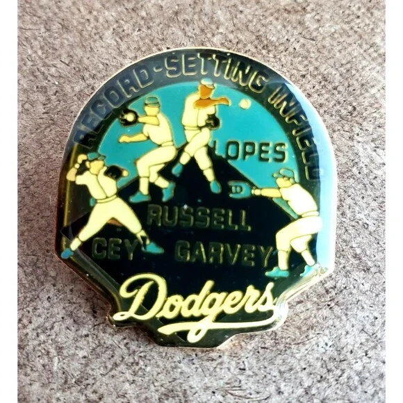 UNOCAL '76 GOLD PIN #1/6 DODGERS RECORD SETTING INFIELD CEY RUSSELL LOPES GARVEY
