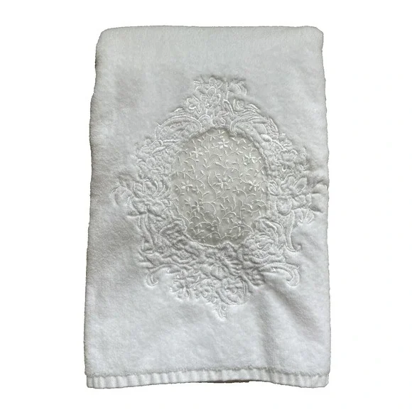 Vintage‎ Westpoint Stevens Grand Patrician White Embroidered Lace Bath Towel